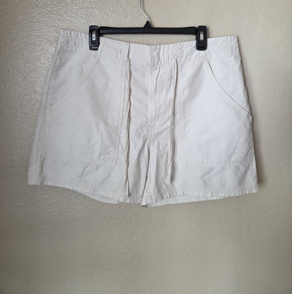 Vince Cream Shorts Size Large